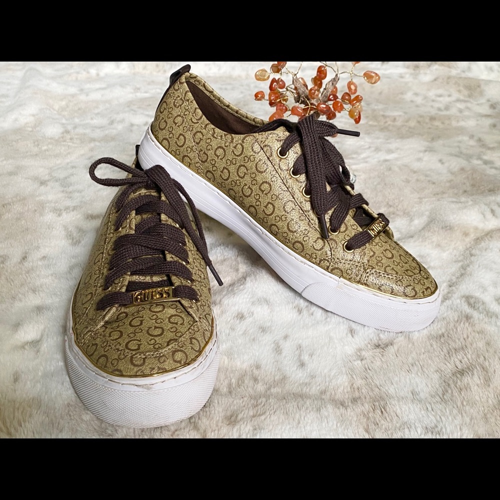 GUESS SNEAKERS FOR WOMEN (SIZE-8)